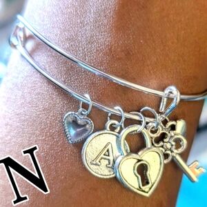 bite & pout "N" Silver Initial Bangle